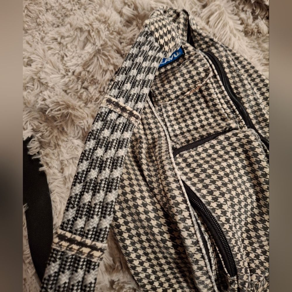 Kavu Rope Sling Bag - Picture 4 of 8